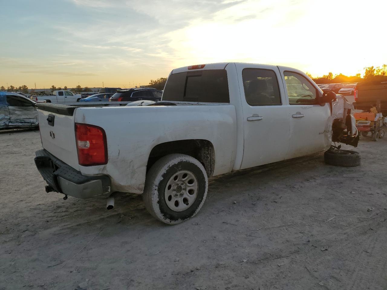 2012 CHEVROLET SILVERADO - Image 3