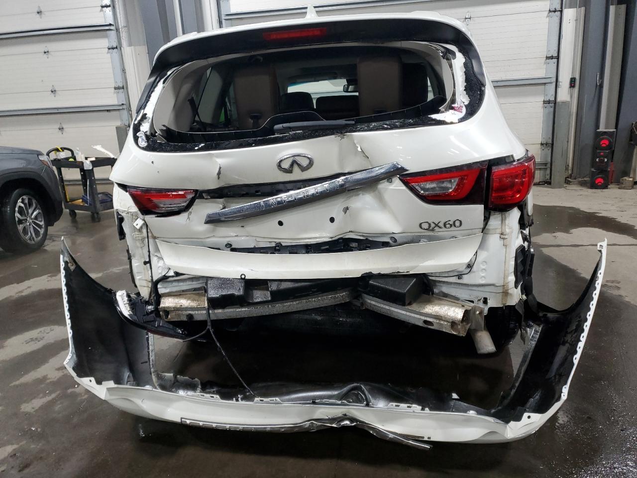 2016 INFINITI QX60 - Фото 6