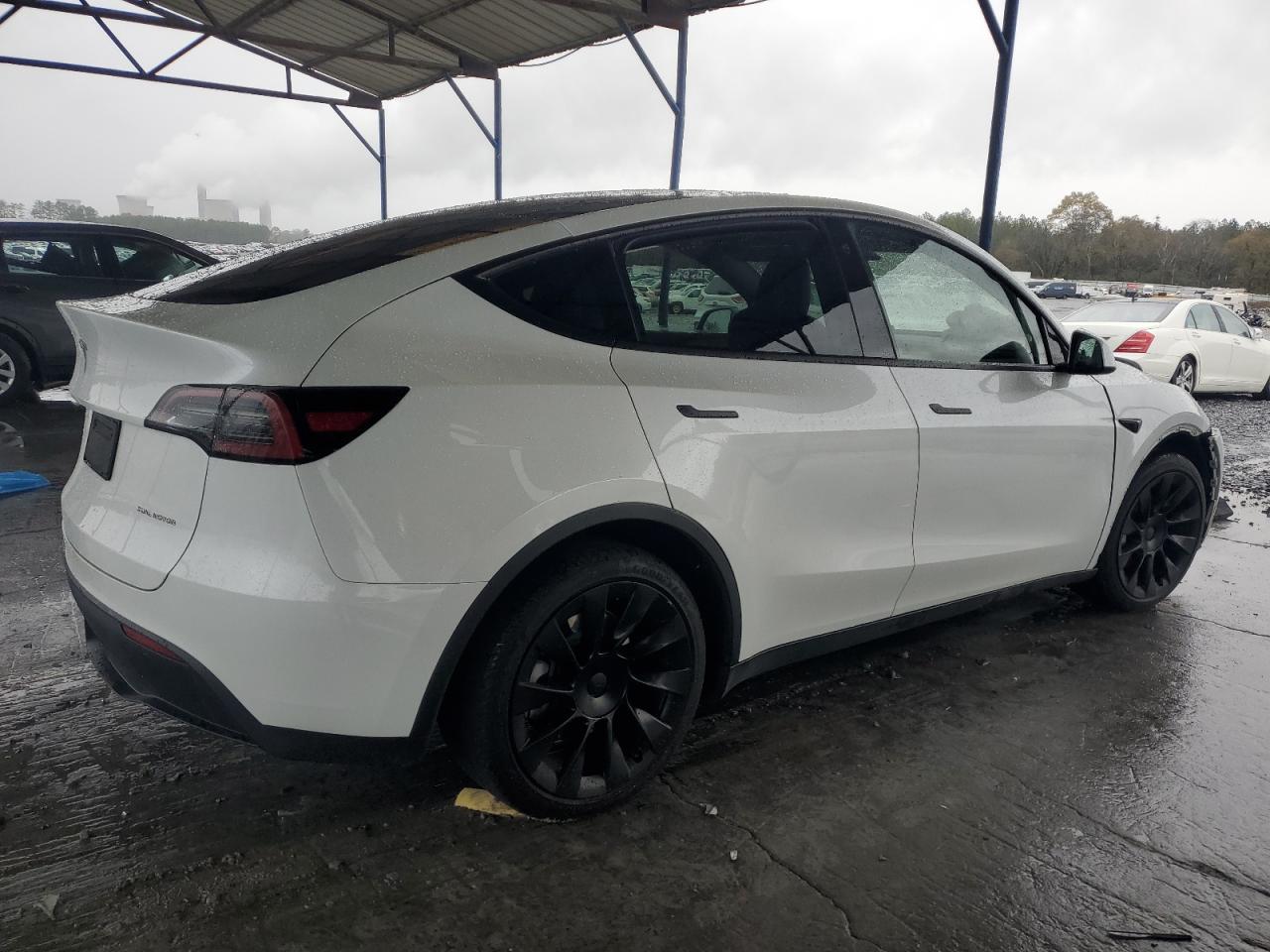 2023 TESLA MODEL Y - Image 3