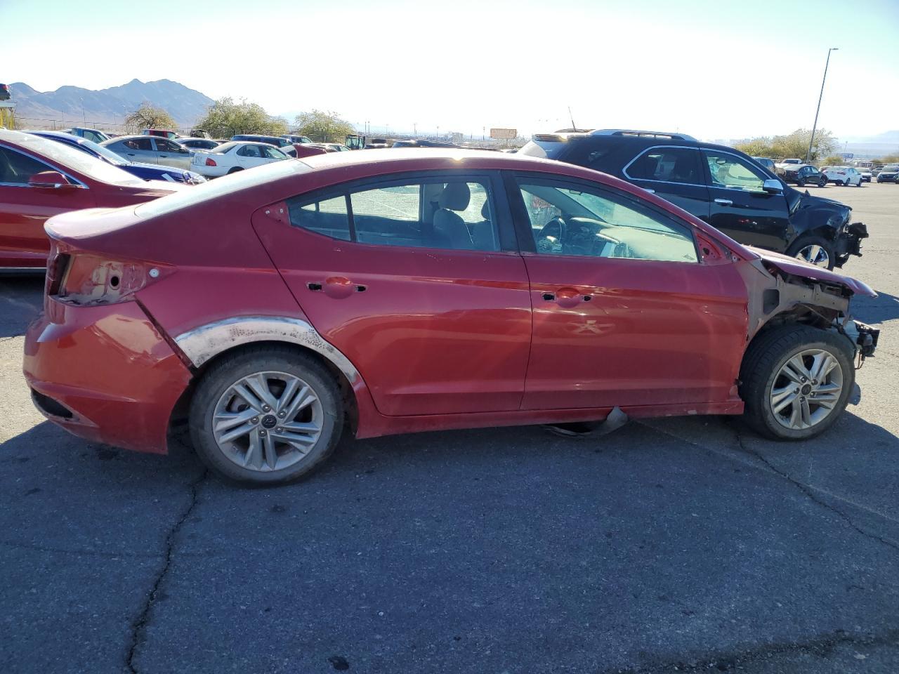 2019 HYUNDAI ELANTRA SE - Фото 3