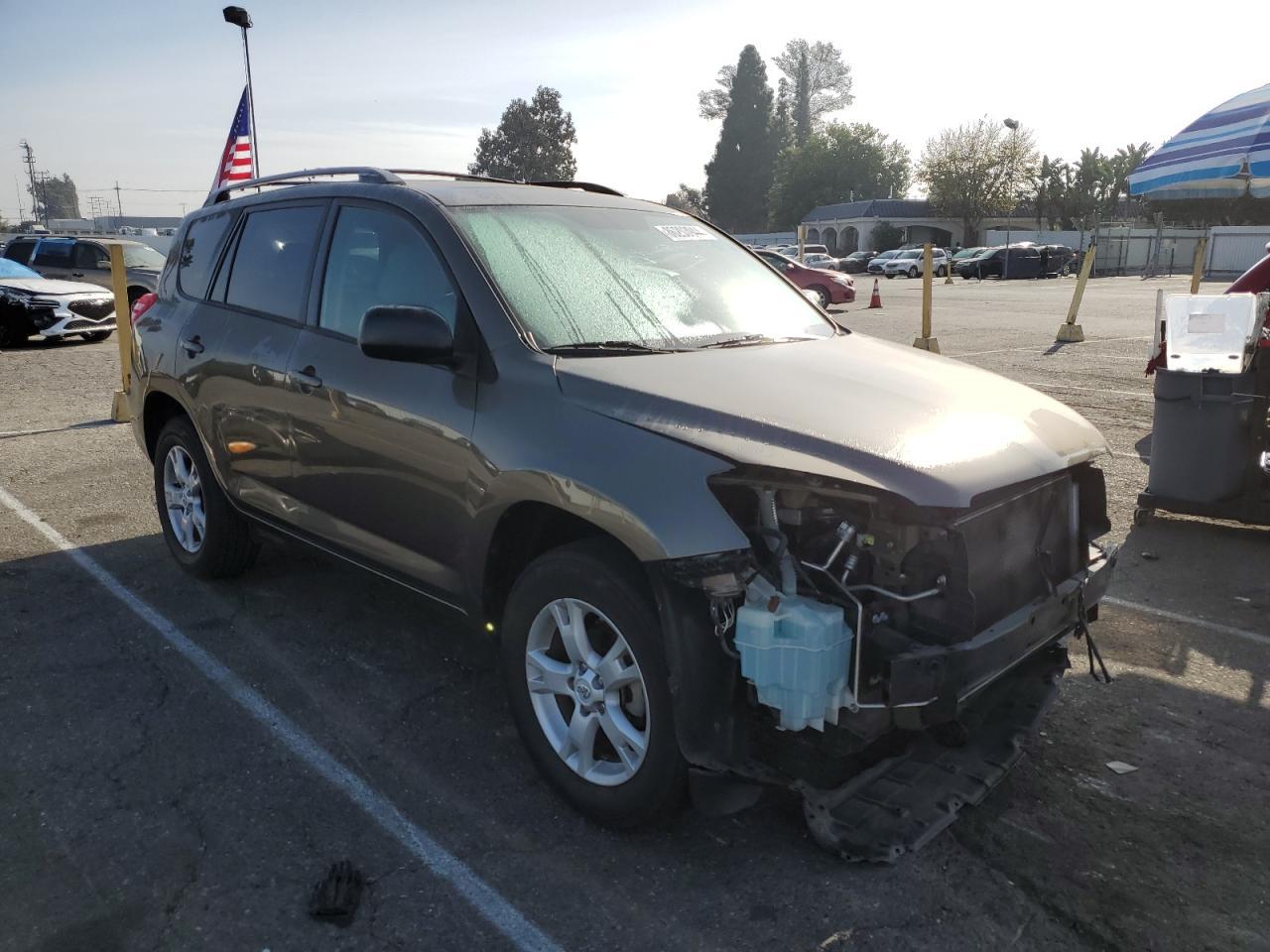 2011 TOYOTA RAV4 - Фото 4