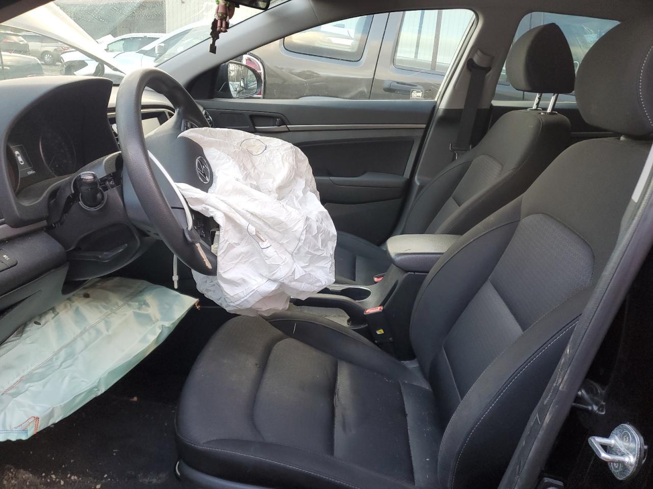 2018 HYUNDAI ELANTRA SE - Фото 7