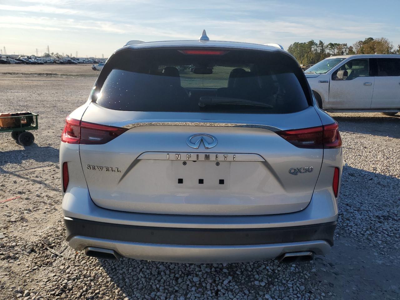 2019 INFINITI QX50 ESSEN - Image 6