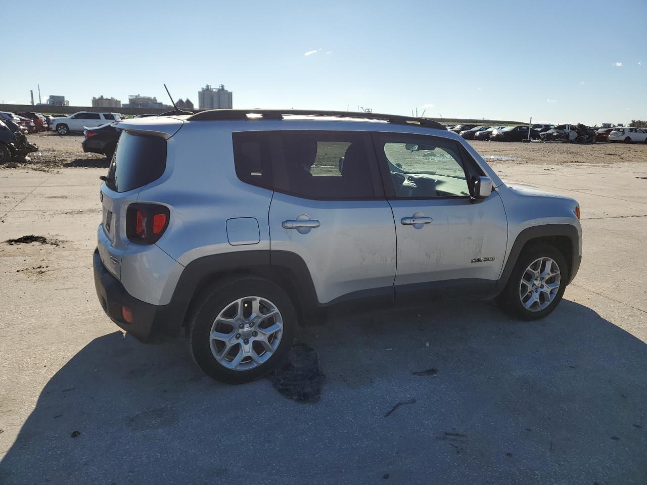 2016 JEEP RENEGADE L - Image 3