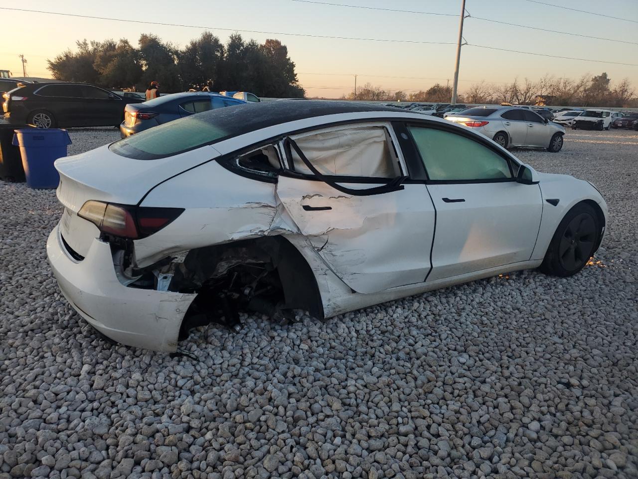 2021 TESLA MODEL 3 - Фото 3