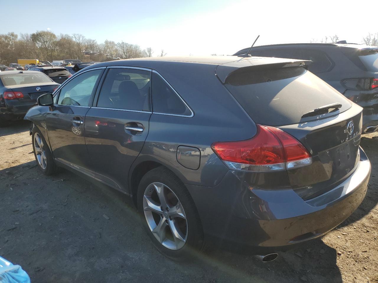 2012 TOYOTA VENZA LE - Image 2