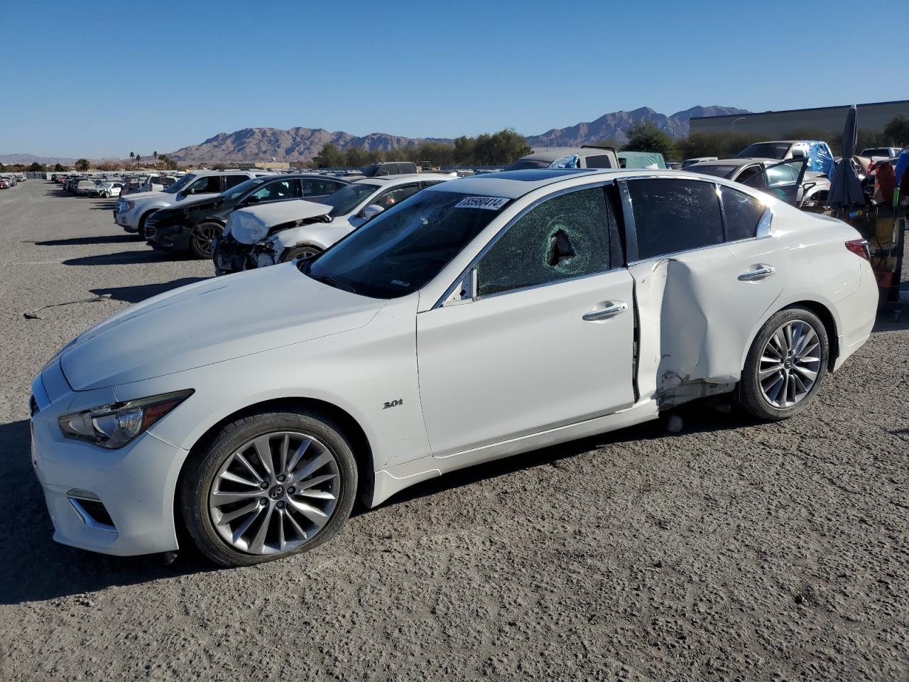 2018 INFINITI Q50 LUXE