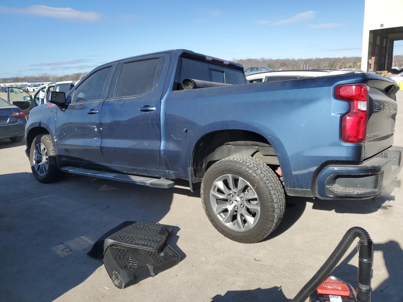 2021 CHEVROLET SILVERADO - Фото 2