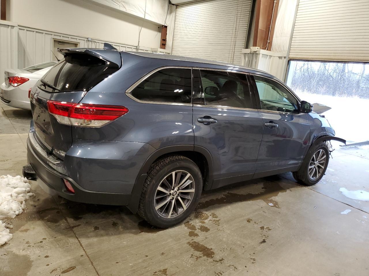 2019 TOYOTA HIGHLANDER - Image 3