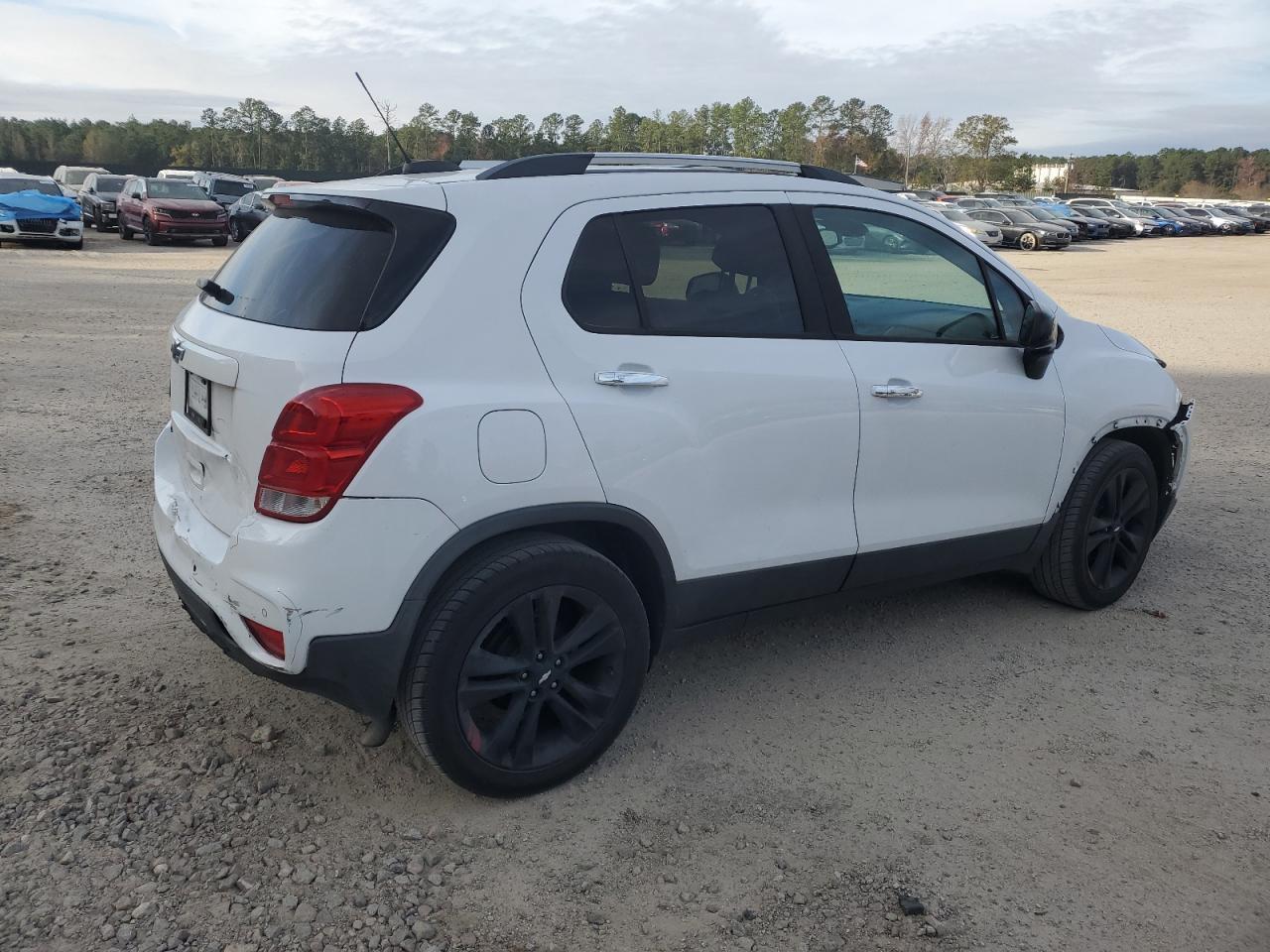 2018 CHEVROLET TRAX 1LT - Image 3