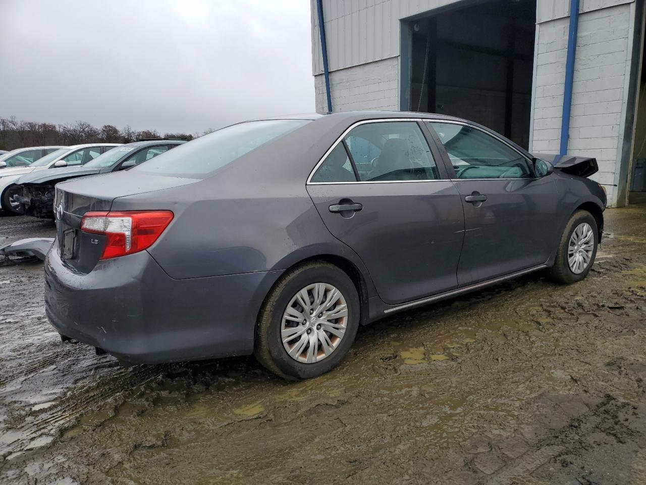2014 TOYOTA CAMRY L - Фото 3