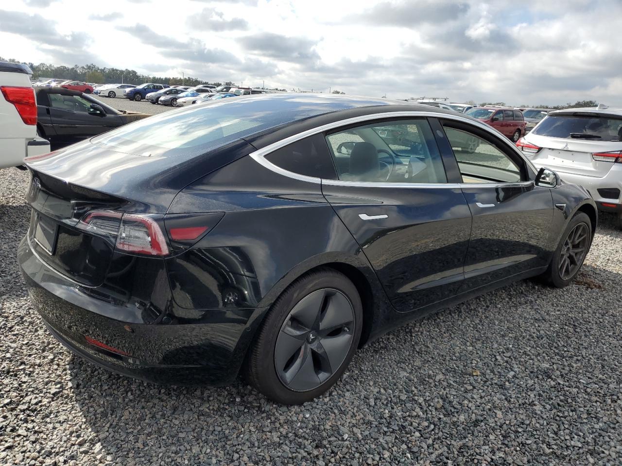 2019 TESLA MODEL 3 - Фото 3