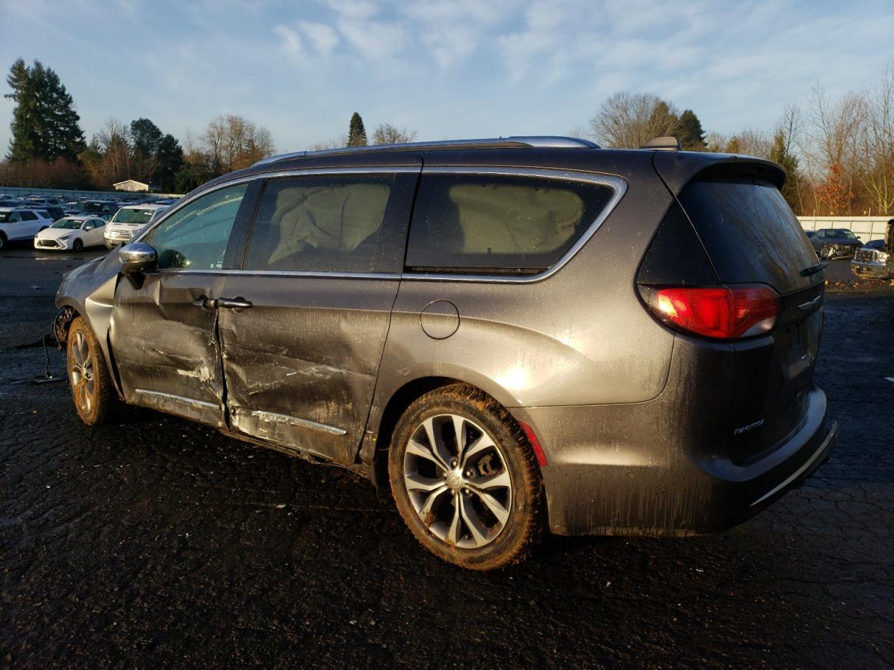 2017 CHRYSLER PACIFICA L - Image 2