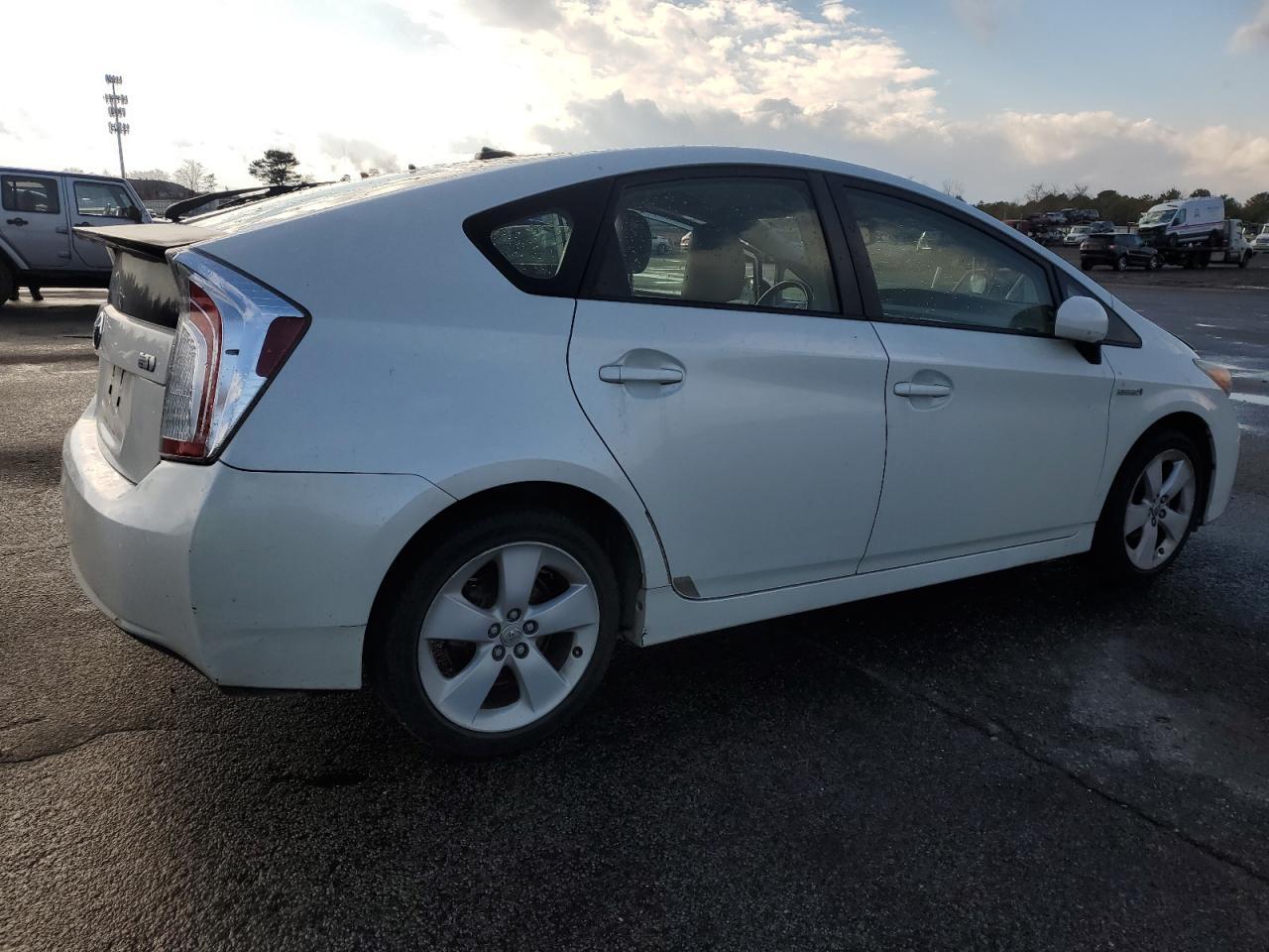 2013 TOYOTA PRIUS - Image 3