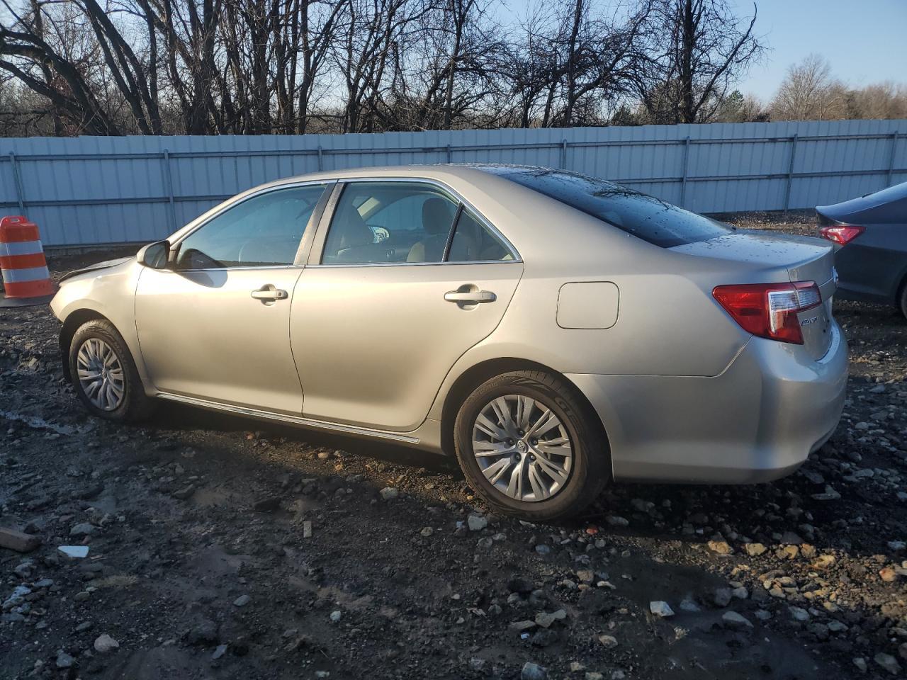 2014 TOYOTA CAMRY L - Image 2