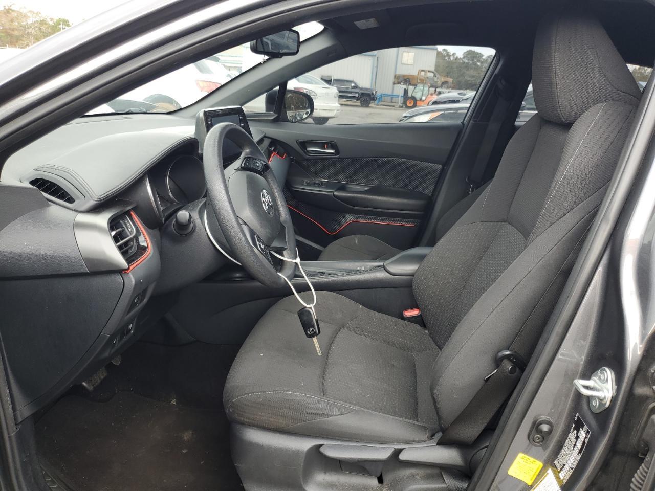 2019 TOYOTA C-HR XLE - Фото 7