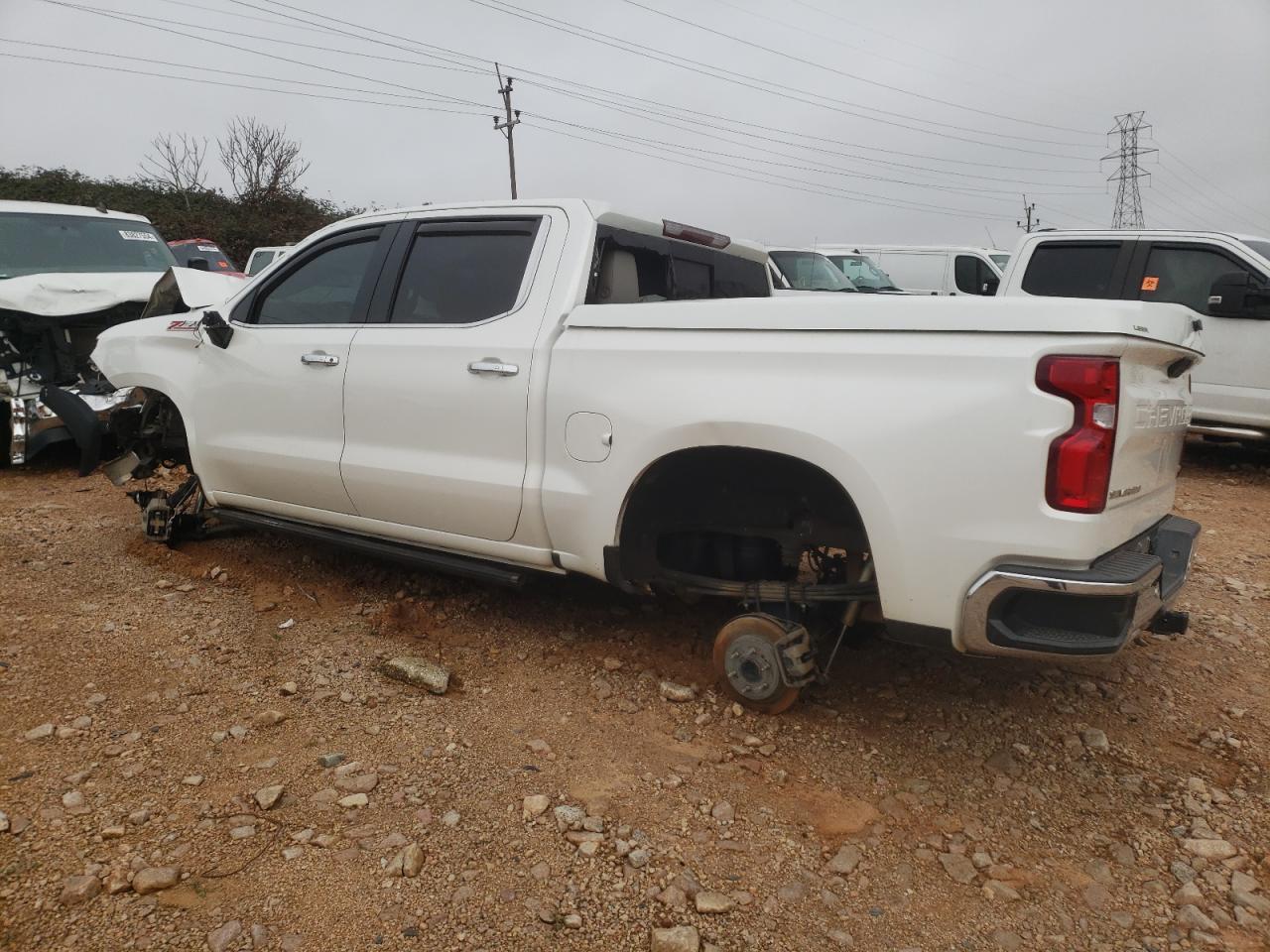 2019 CHEVROLET SILVERADO - Фото 2