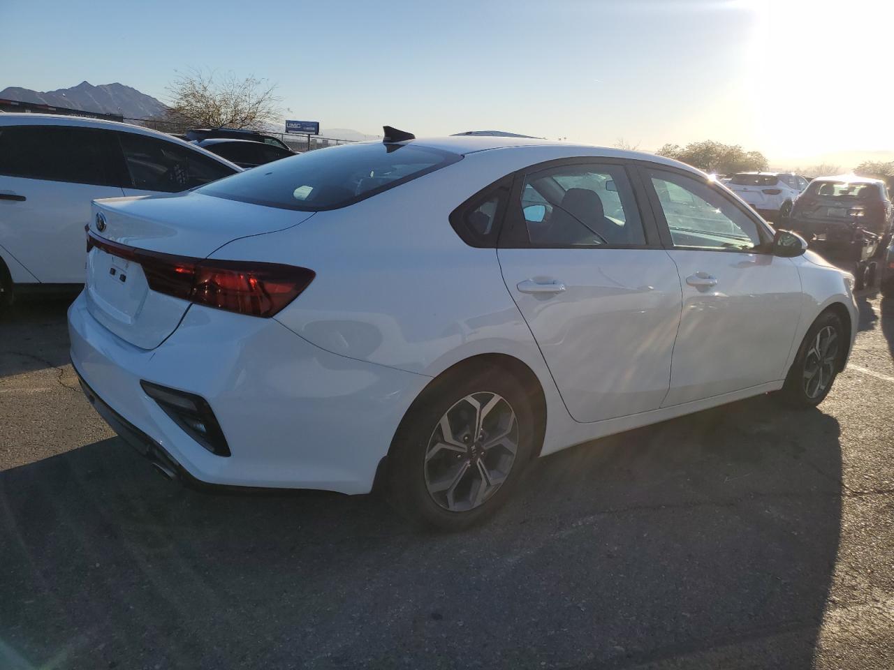 2021 KIA FORTE FE - Фото 3