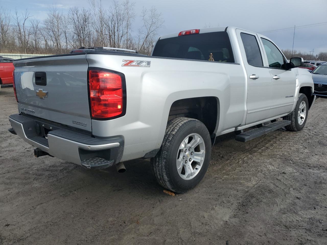 2017 CHEVROLET SILVERADO - Image 3