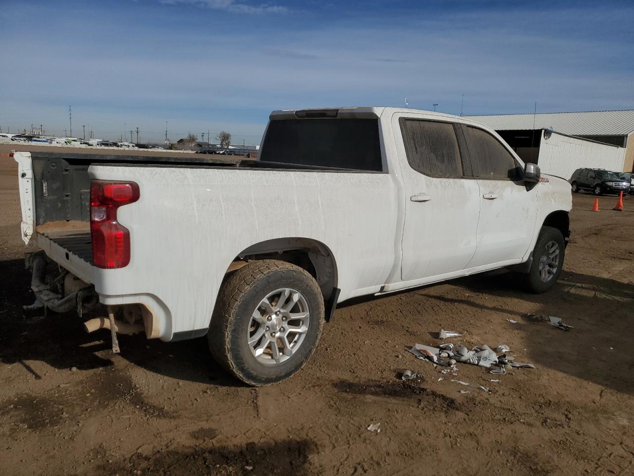 2023 CHEVROLET SILVERADO - Фото 3