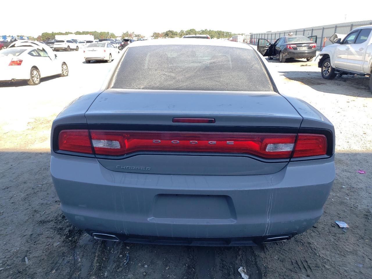 2014 DODGE CHARGER SE - Image 6
