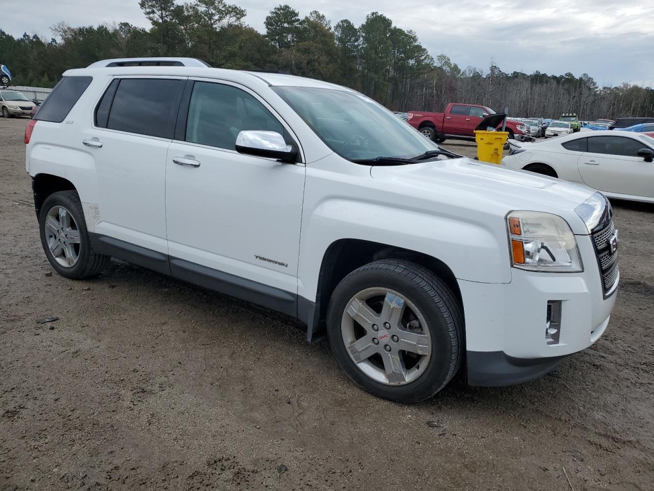 2013 GMC TERRAIN SL - Image 4
