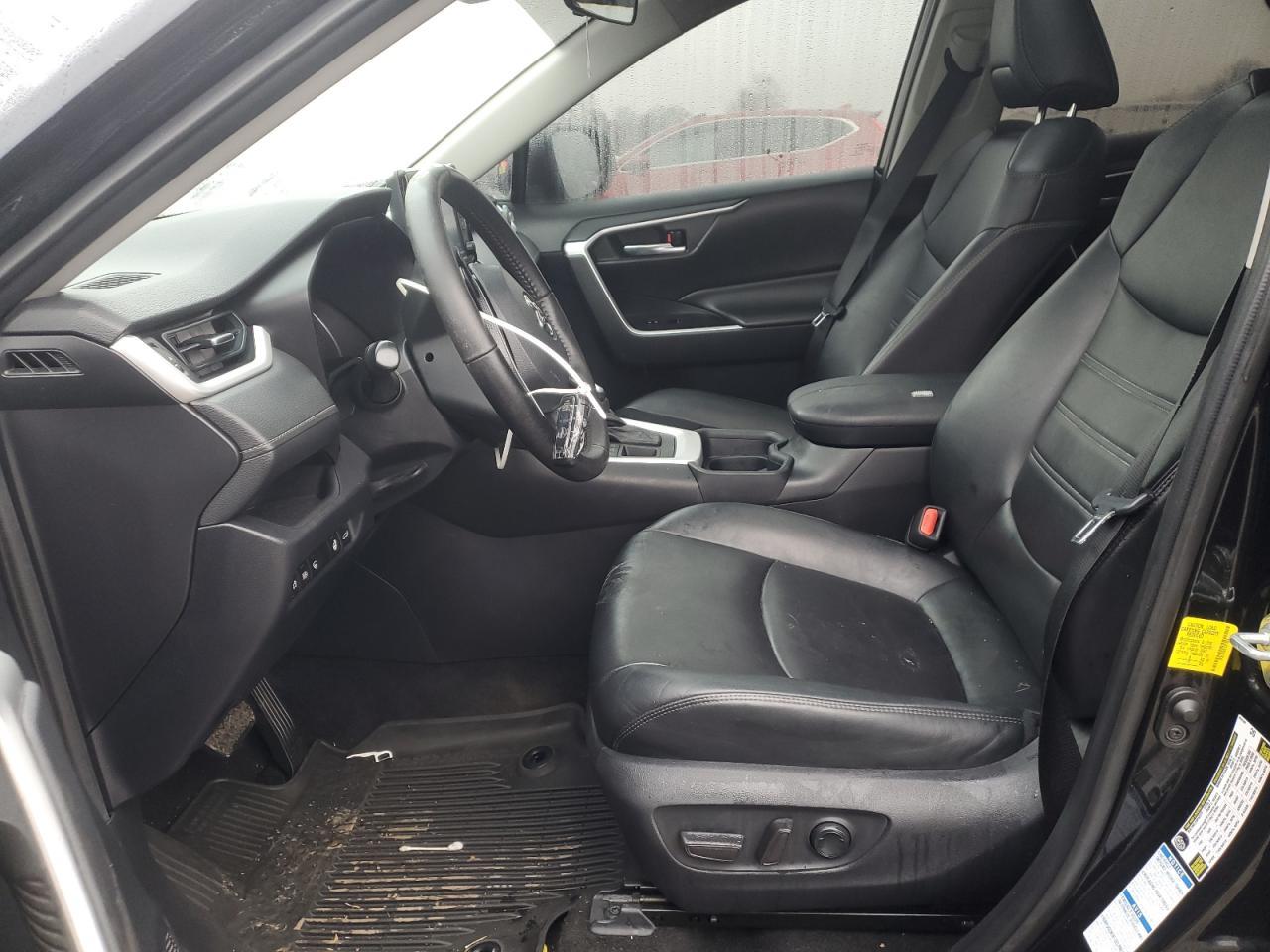 2020 TOYOTA RAV4 XLE P - Фото 7