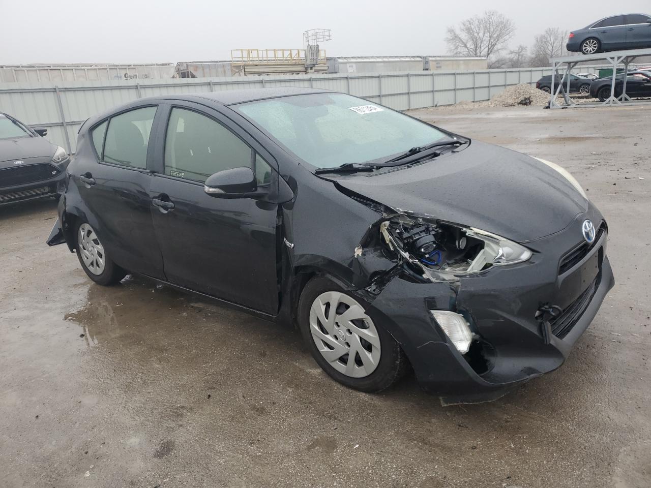 2016 TOYOTA PRIUS C - Image 4