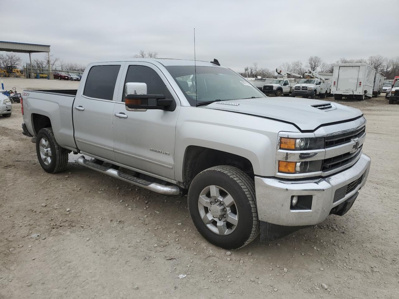 2018 CHEVROLET SILVERADO - Фото 4