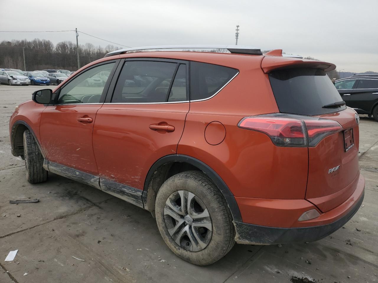 2016 TOYOTA RAV4 LE - Фото 2