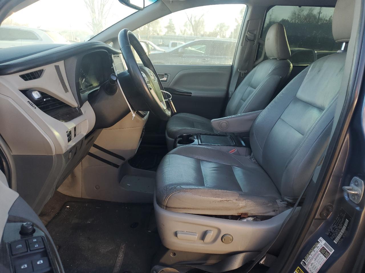 2015 TOYOTA SIENNA XLE - Фото 7