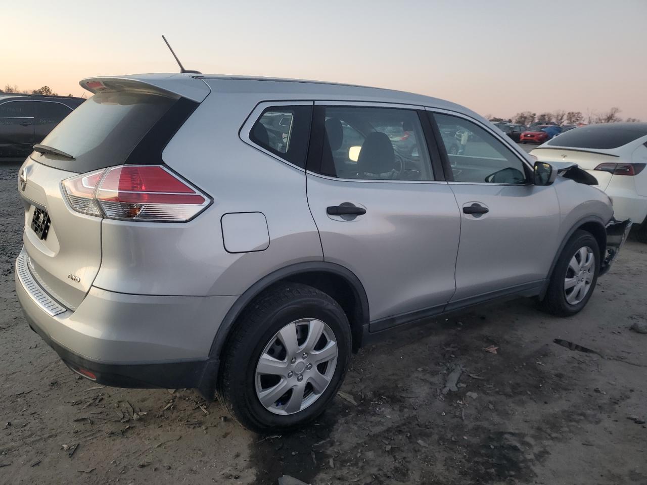 2016 NISSAN ROGUE S - Фото 3