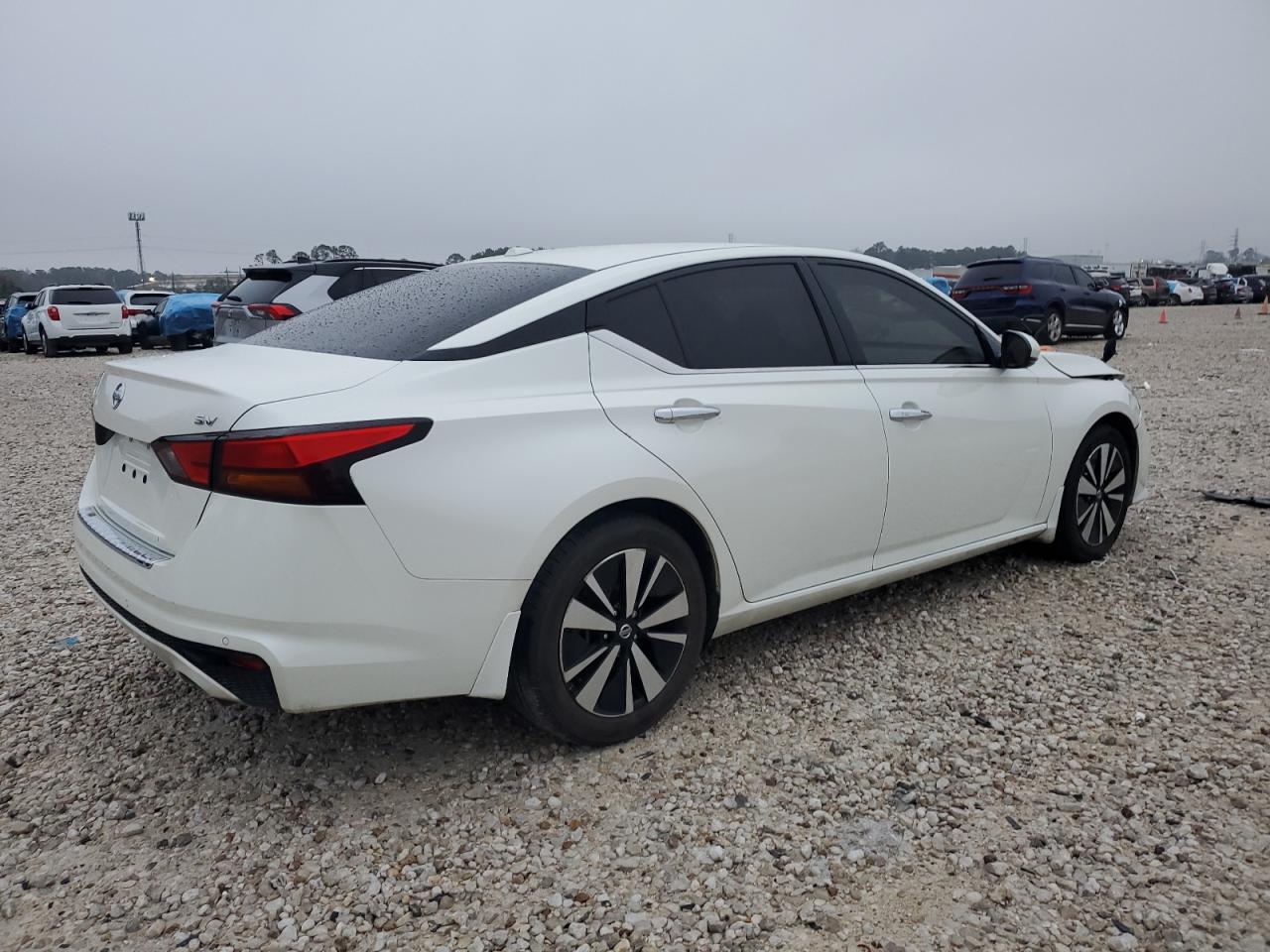 2020 NISSAN ALTIMA SV - Фото 3