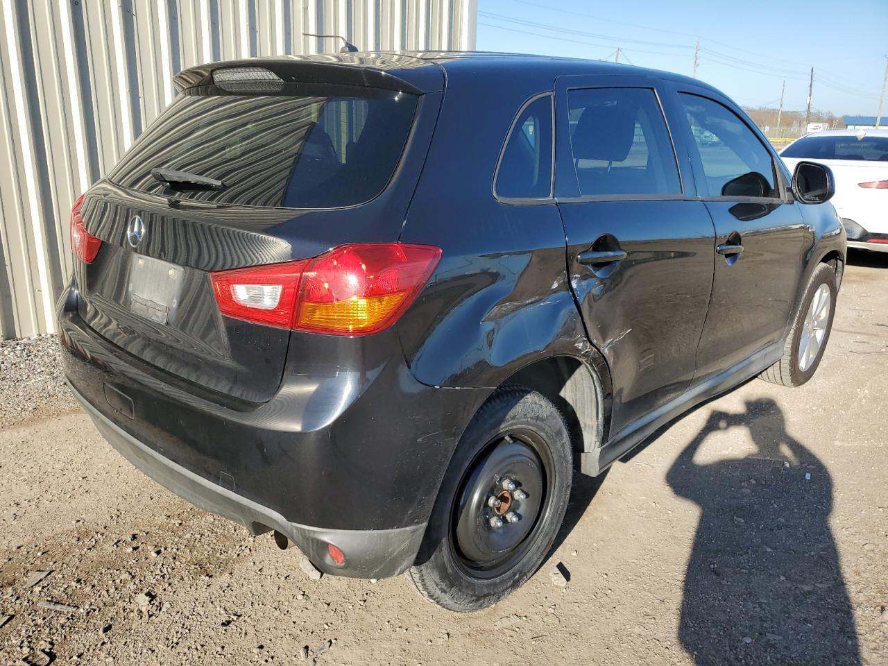 2015 MITSUBISHI OUTLANDER - Фото 3