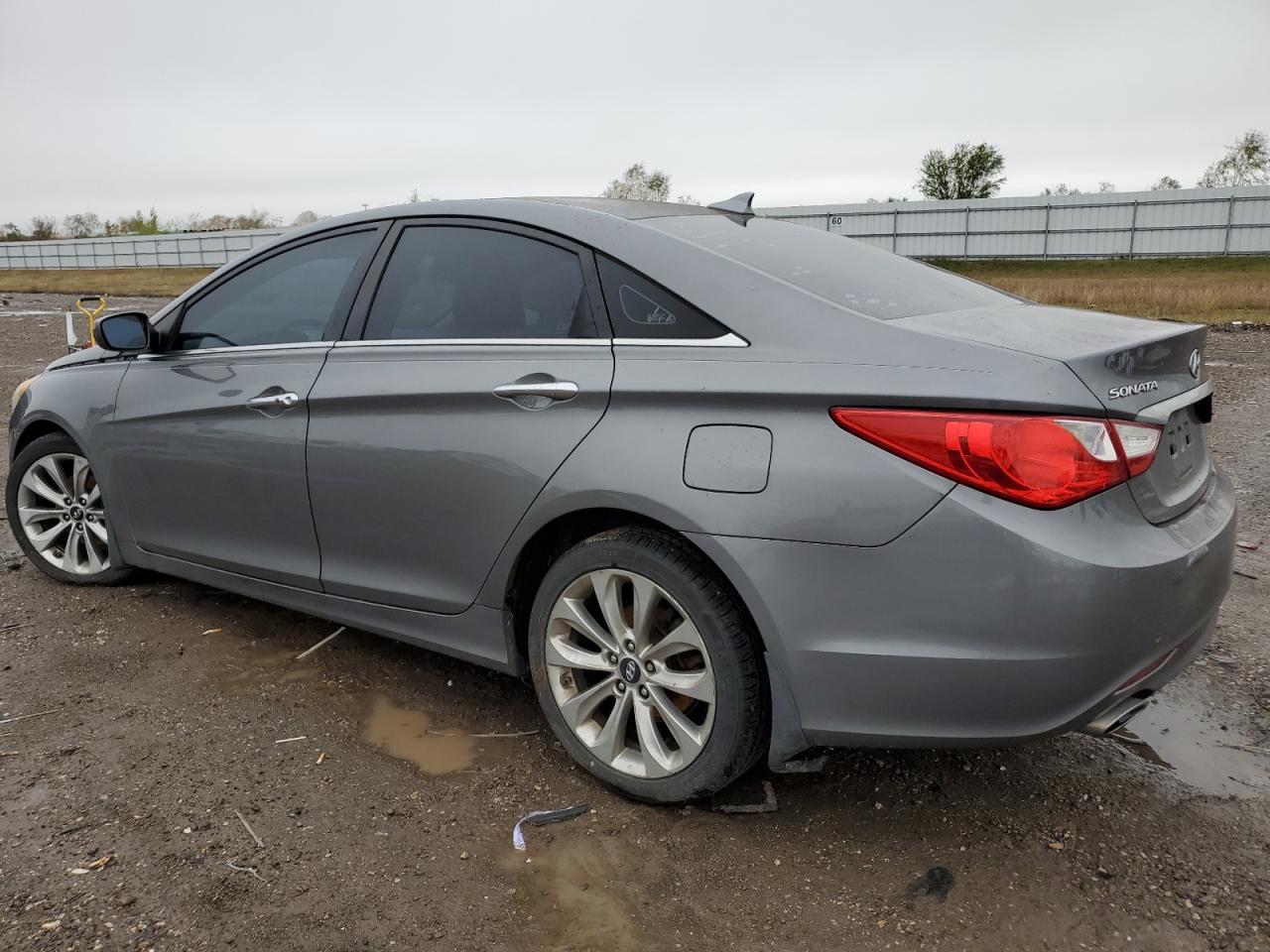 2013 HYUNDAI SONATA SE - Image 2