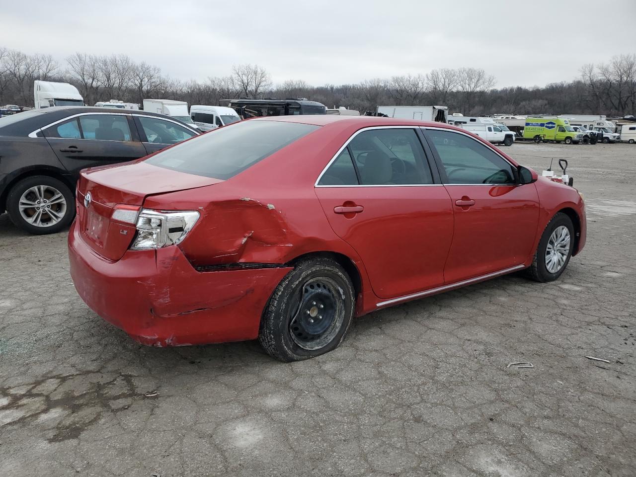 2013 TOYOTA CAMRY L - Фото 3