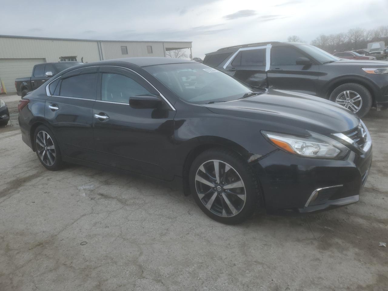 2017 NISSAN ALTIMA 2.5 - Фото 4