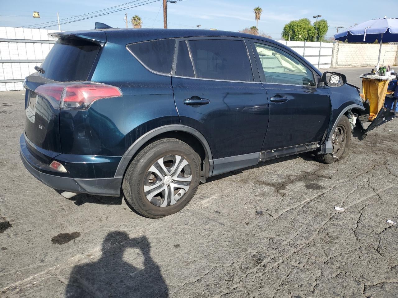 2017 TOYOTA RAV4 LE - Image 3