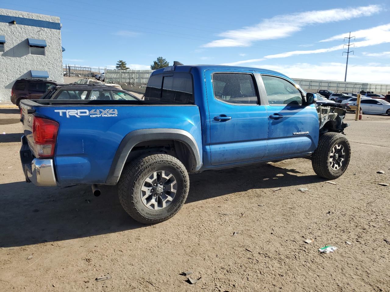 2017 TOYOTA TACOMA DOU - Фото 3