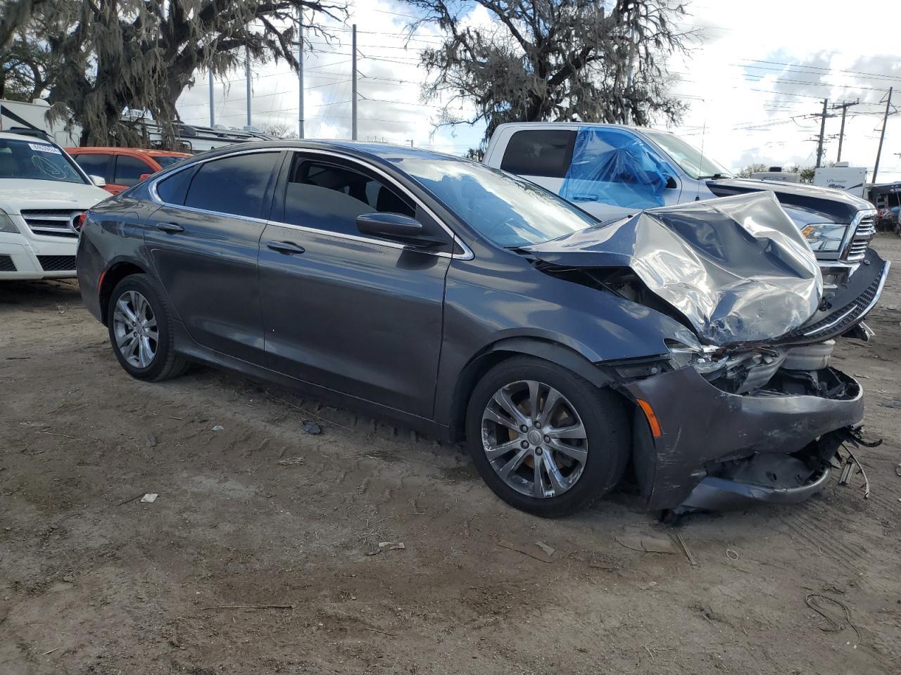 2015 CHRYSLER 200 LIMITE - Image 4