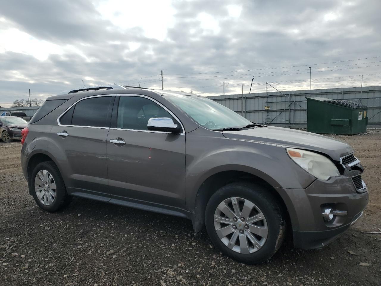 2011 CHEVROLET EQUINOX LT - Image 4