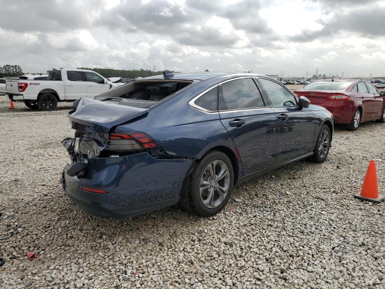 2024 HONDA ACCORD EX - Фото 3