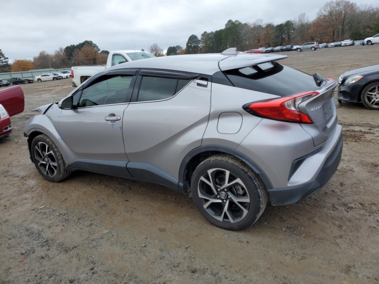2019 TOYOTA C-HR XLE - Image 2