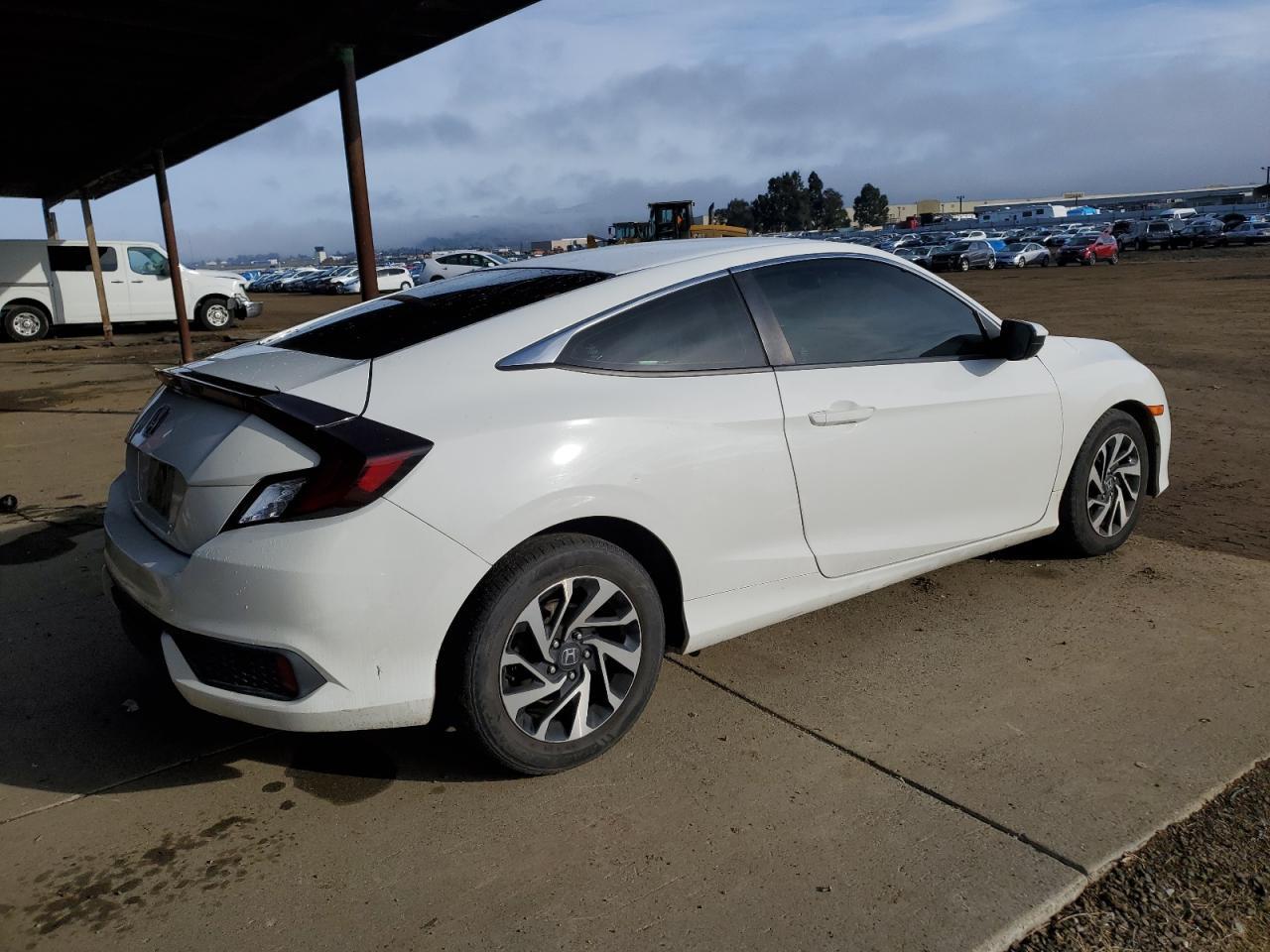 2017 HONDA CIVIC LX - Фото 3