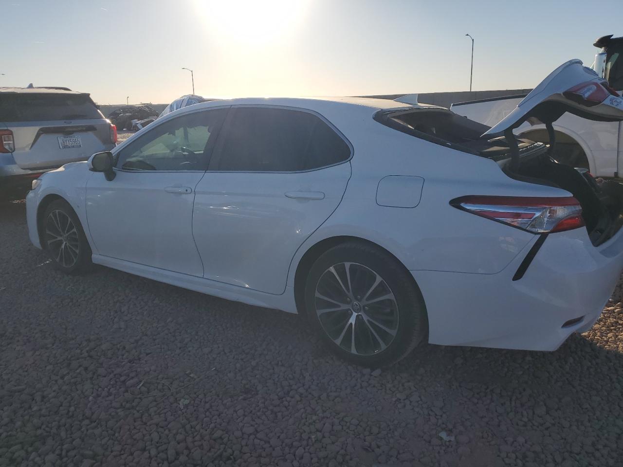 2020 TOYOTA CAMRY SE - Image 2