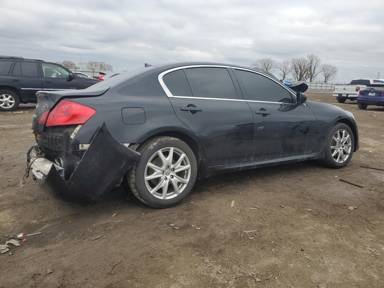 2012 INFINITI G37 - Image 3