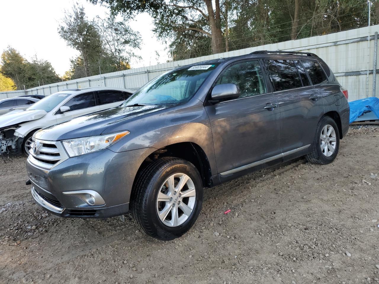 2011 TOYOTA HIGHLANDER