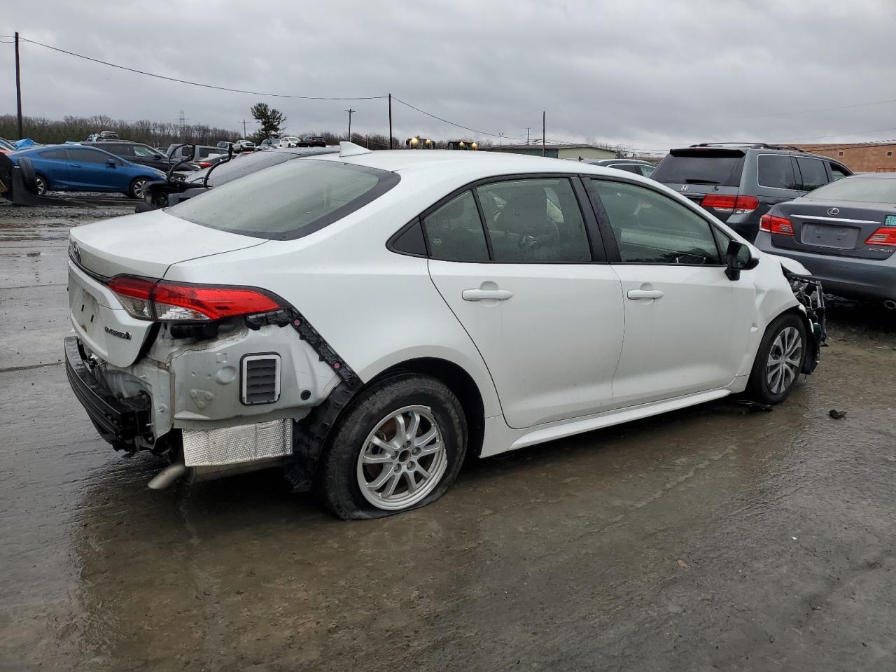 2022 TOYOTA COROLLA LE - Фото 3