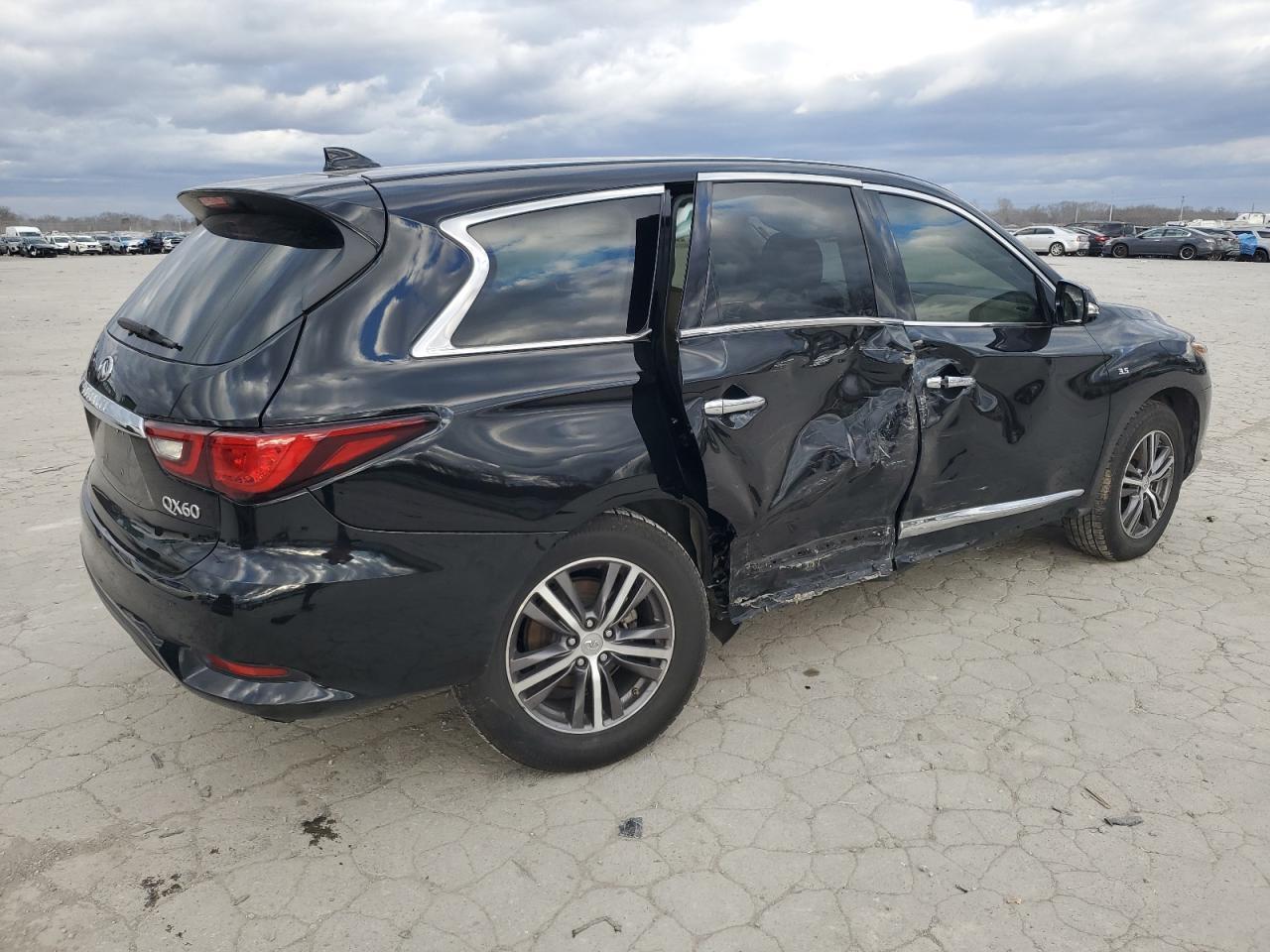 2019 INFINITI QX60 LUXE - Image 3