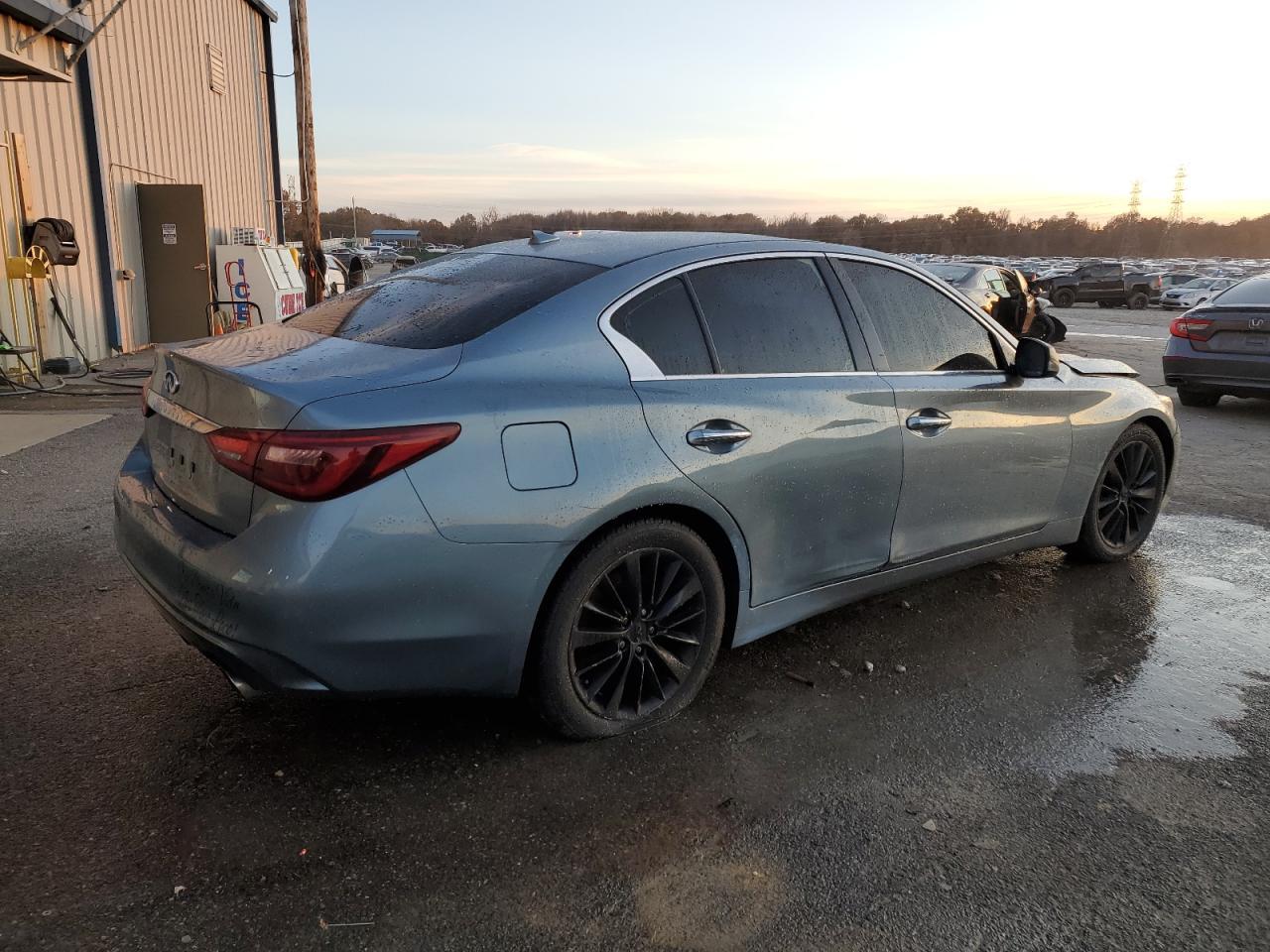 2018 INFINITI Q50 LUXE - Фото 3